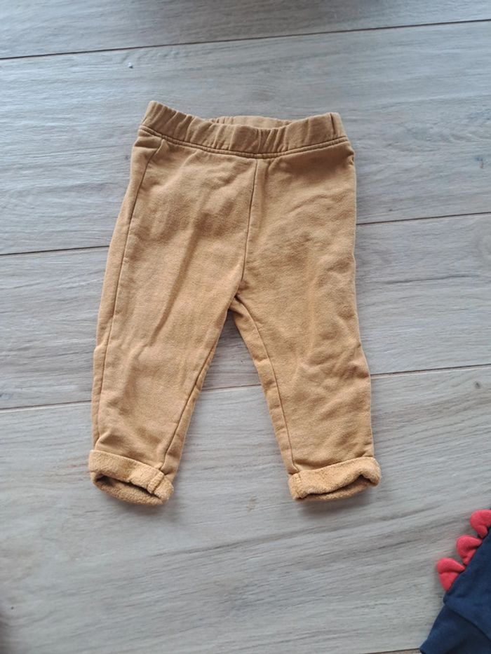 Lot 3  pantalons 9 mois - photo numéro 3
