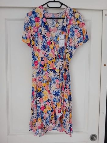 robe portefeuille fleuri kiabi 38 neuf étiquette