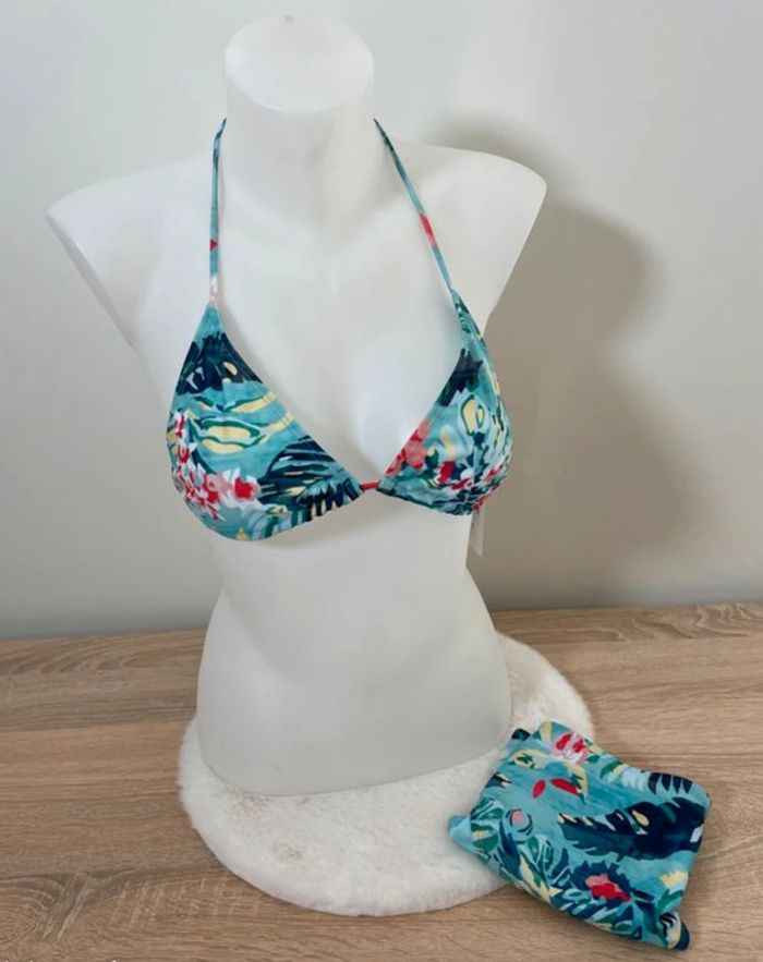 Bikini bleu tropical