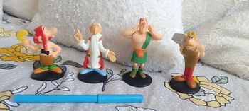 Lot de 4 figurines  Astérix et Obélix