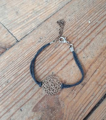 Bracelet pendentif doré rosace