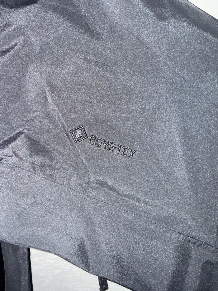 Veste Arc’teryx Gore-Tex noire – Veste technique outdoor – Taille M – Neuve avec étiquette - photo numéro 4