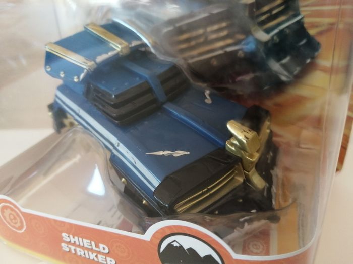 Shield Striker