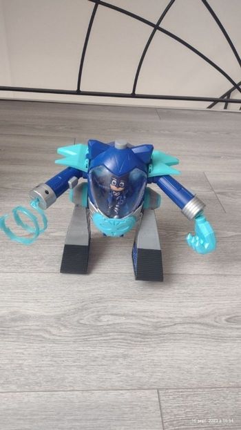 Vehicule avec figurine Pyjamasques Deluxe Turbo Movers yoyo