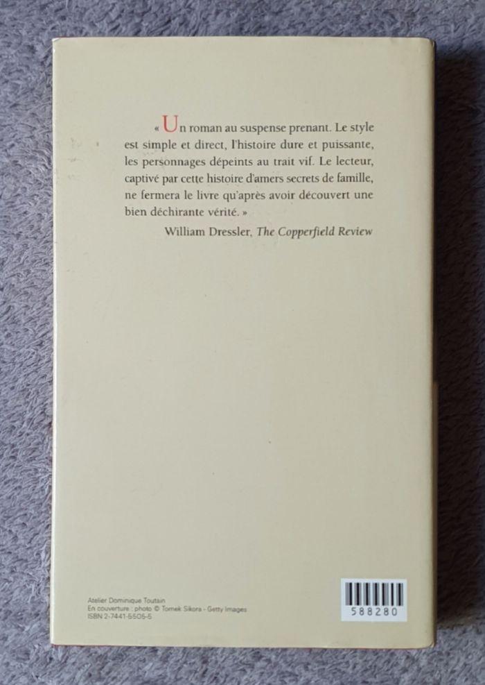 Roman Polar à suspense "La Petite Fille du Lac" - Christina Schwarz aux Éd. France Loisirs - photo numéro 2