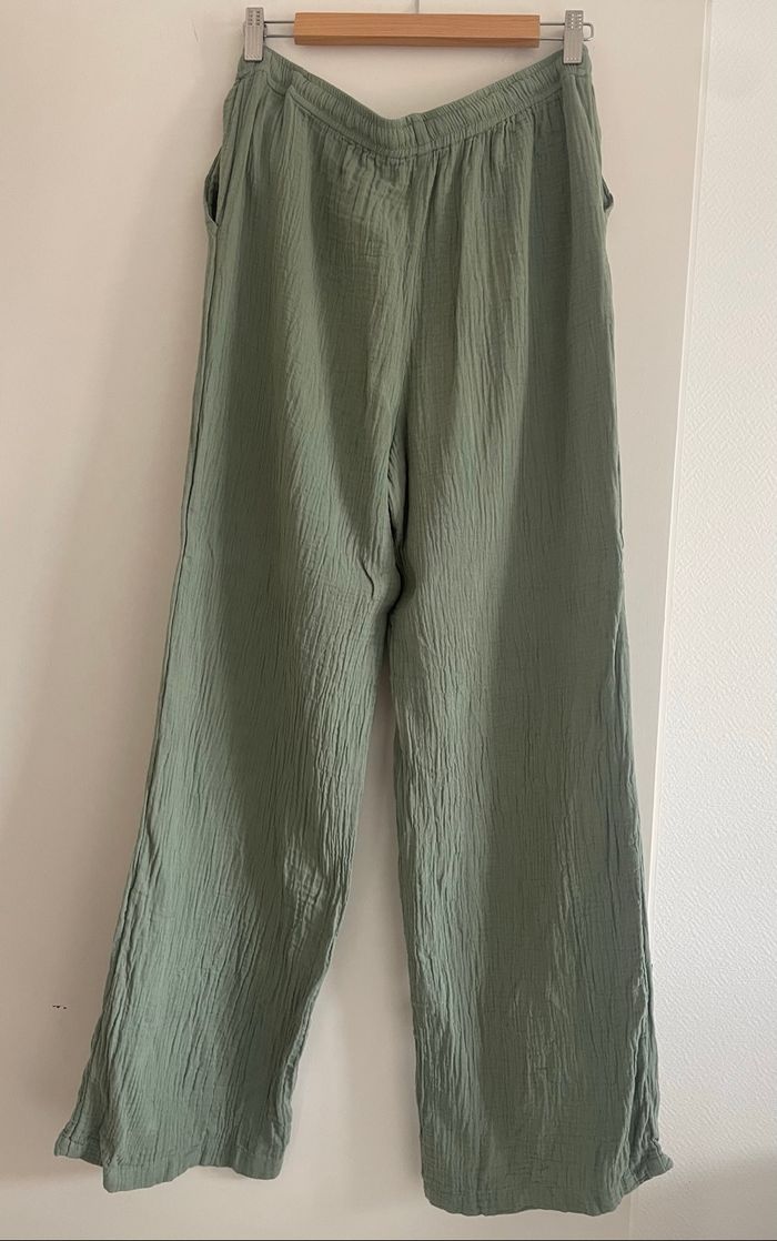 Pantalon large vert Kiabi – taille M – neuf & confortable - photo numéro 4