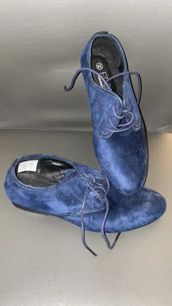chaussure mocassin bleu 38 comme neuve