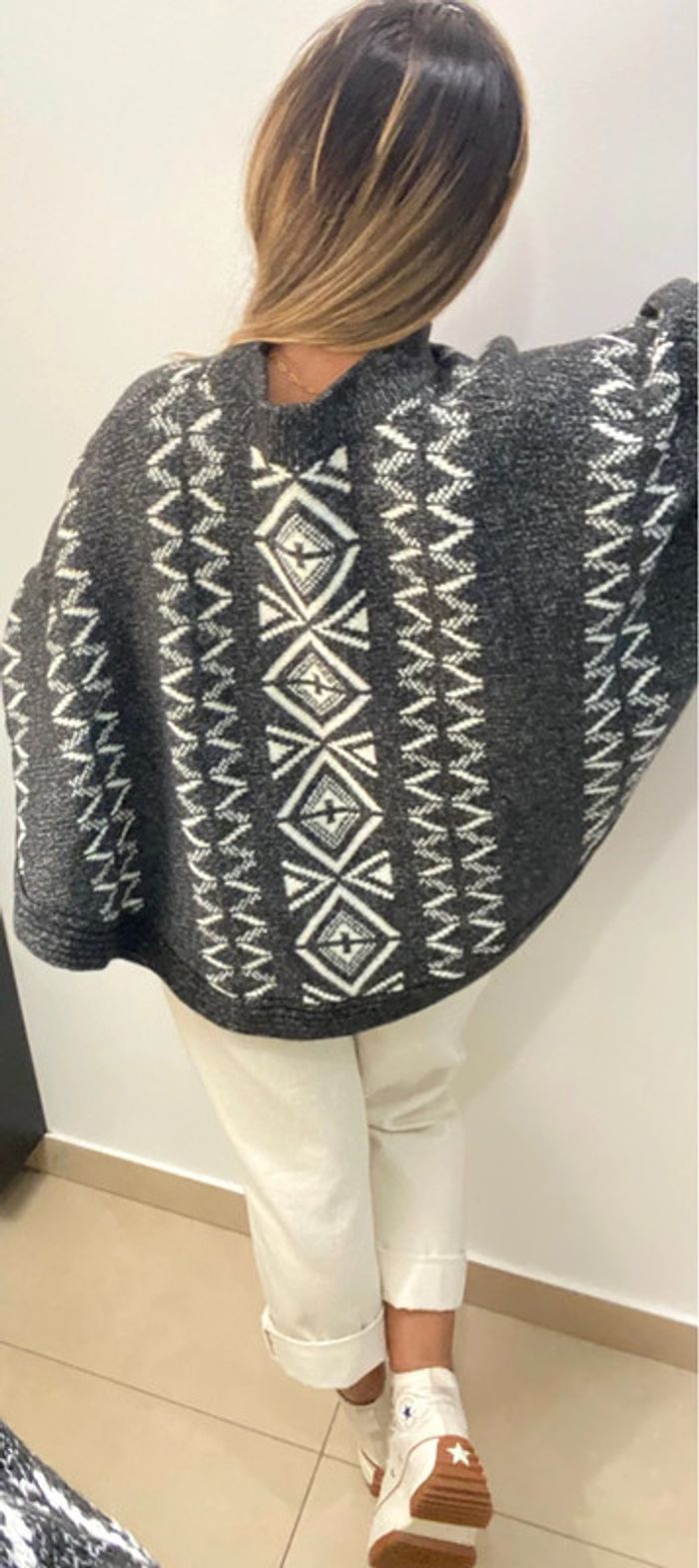 Superbe Pull Poncho Taille M - photo numéro 8