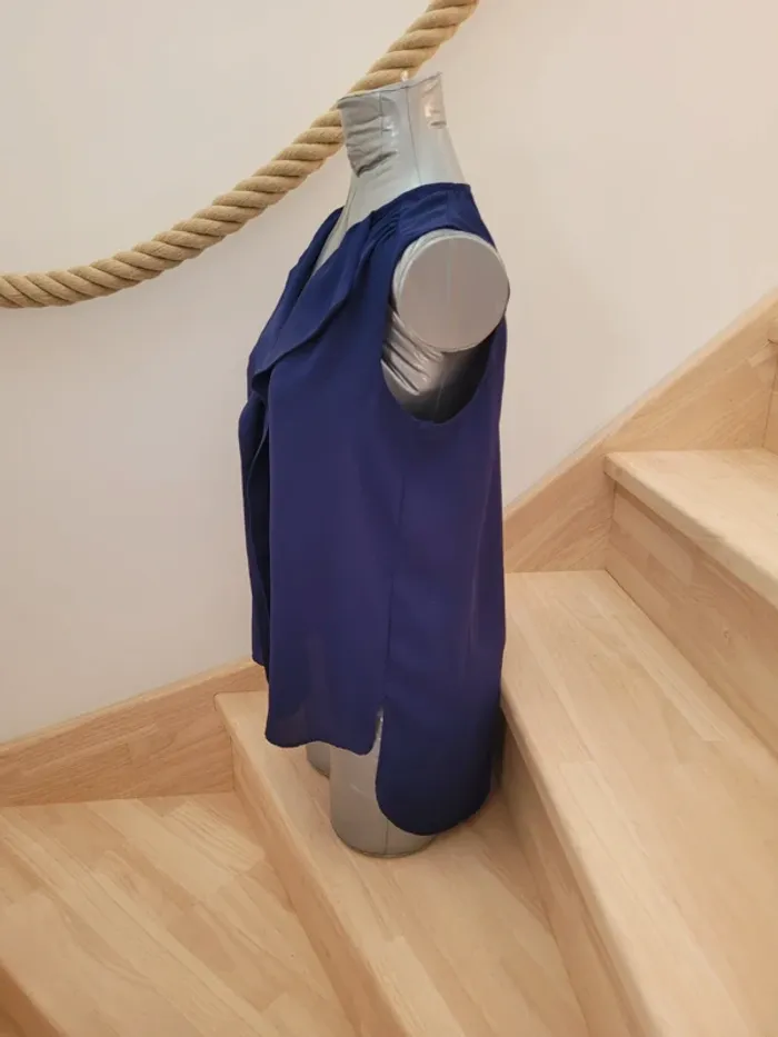 Haut fluide sans manche femme taille 38 - photo numéro 3
