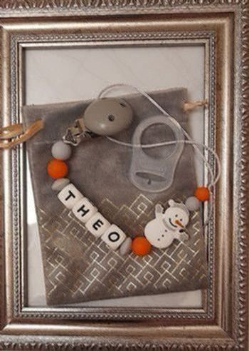 Attache tétine personnalisé avec pochette cadeau et adaptateur