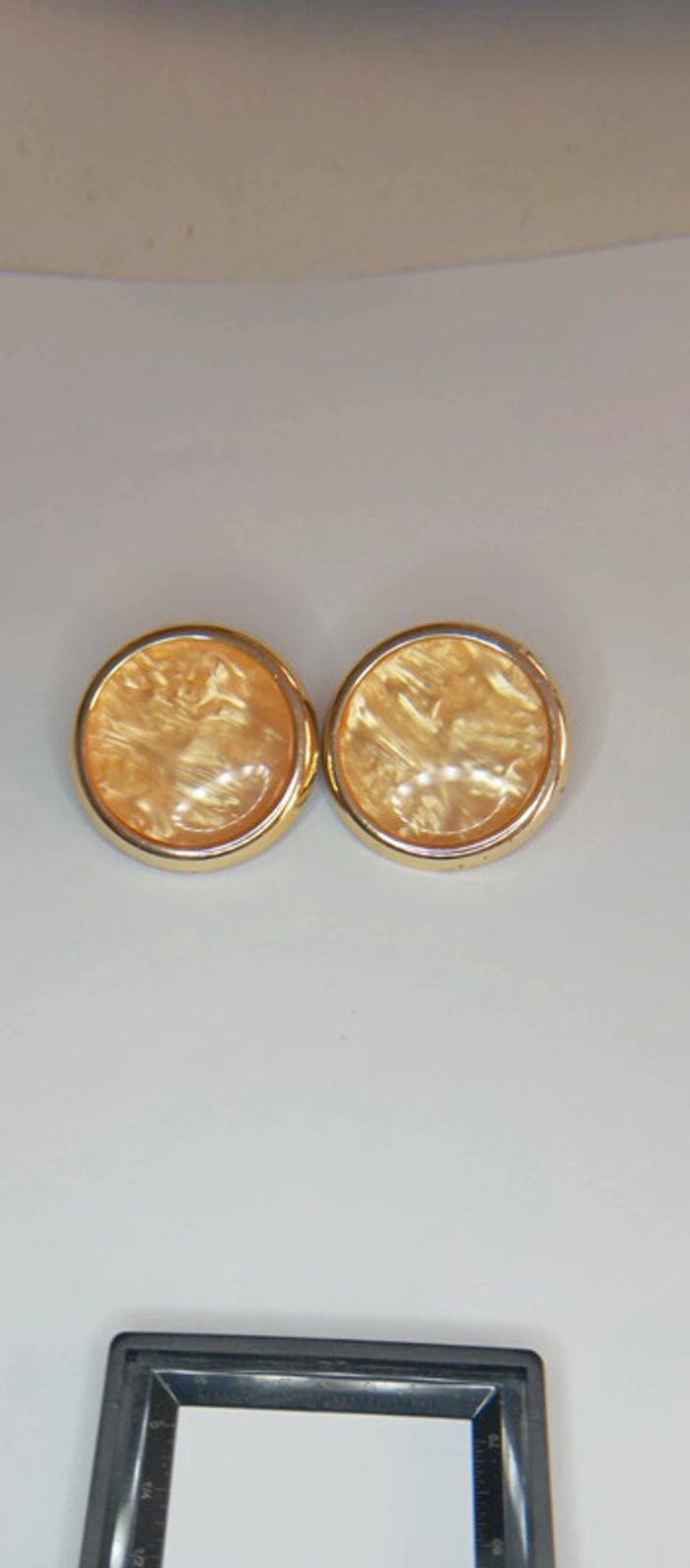 Clips d'oreilles jaune orange