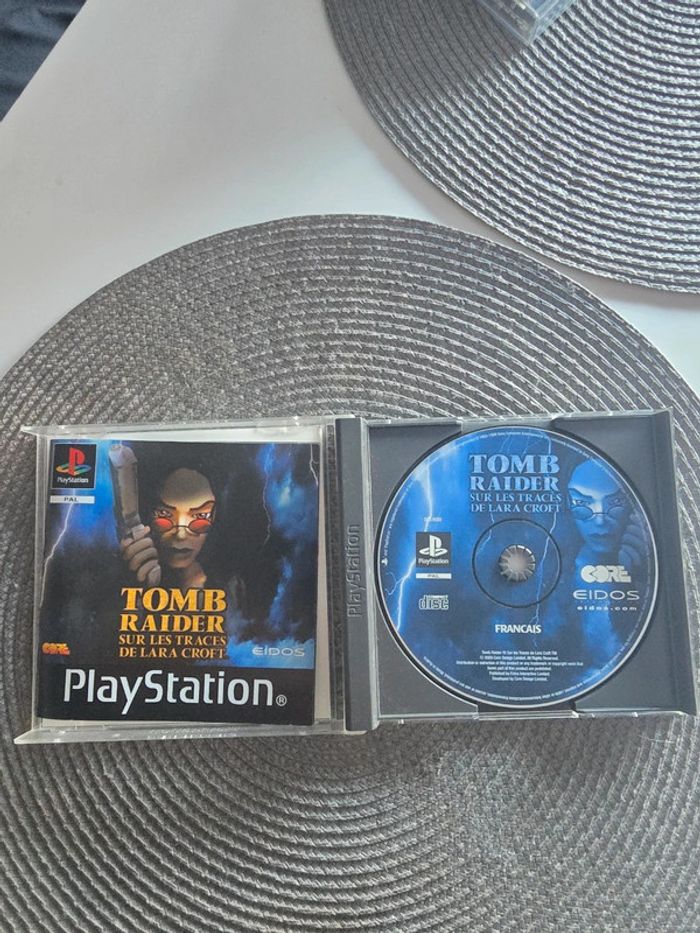 Tomb raider sur les traces de Lara Croft ps1 - photo numéro 2