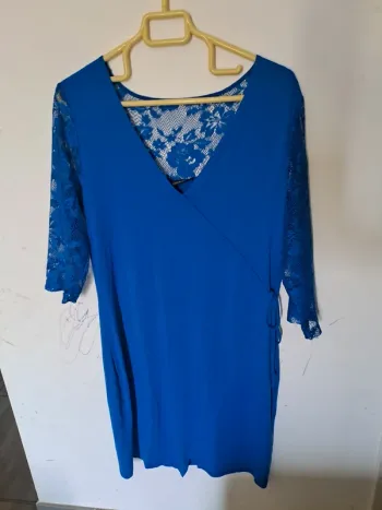 Robe bleu avec dentelle Bodyflirt 40/42