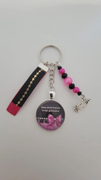 Cadeau marraine, porte clé message bijoux de sac " marraine trop geniale"
