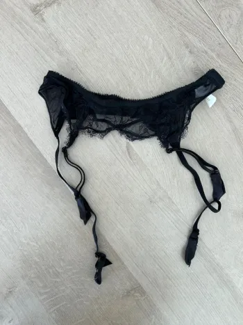 Porte jarretelle noir taille 40