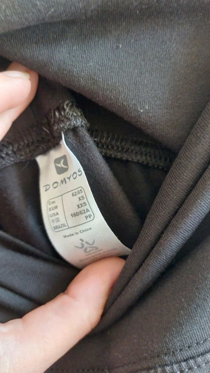 Bermuda DOMYOS taille XS ou 34 - photo numéro 3