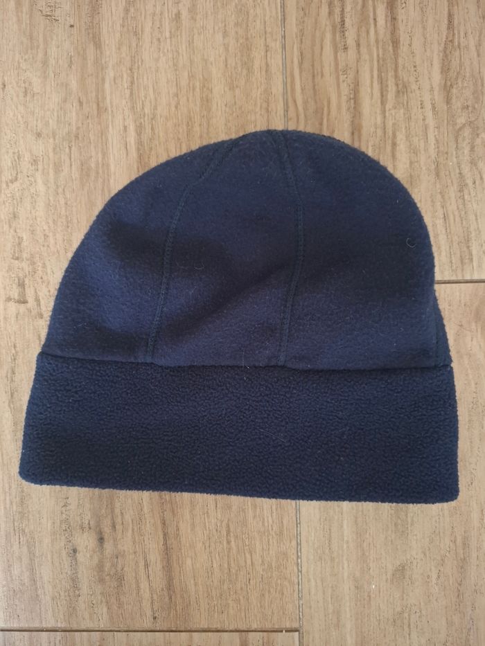 Bonnet marine mixte tout doux en très bon état - photo numéro 2