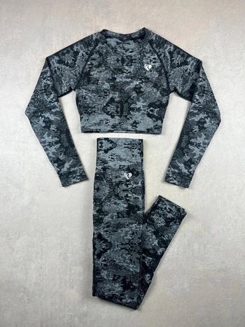 Ensemble Women's Best Seamless Set - Sports T-shirt + Leggings Gym Outfit | noir/gris camo - S #