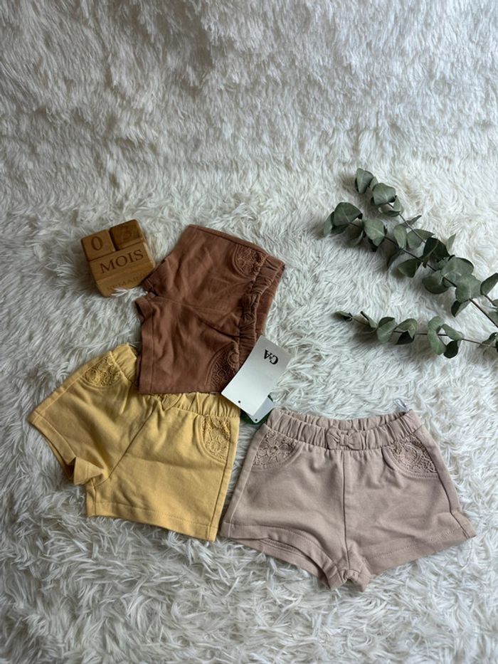 Lot de 3 shorts C&A taille 3-6 mois