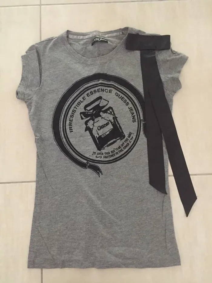 T-shirt guess gris taille S