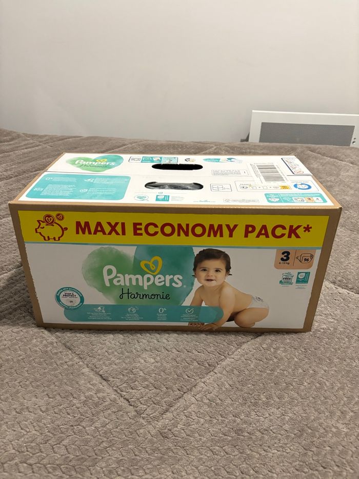 96 couches Pampers harmonie taille 3 - photo numéro 3