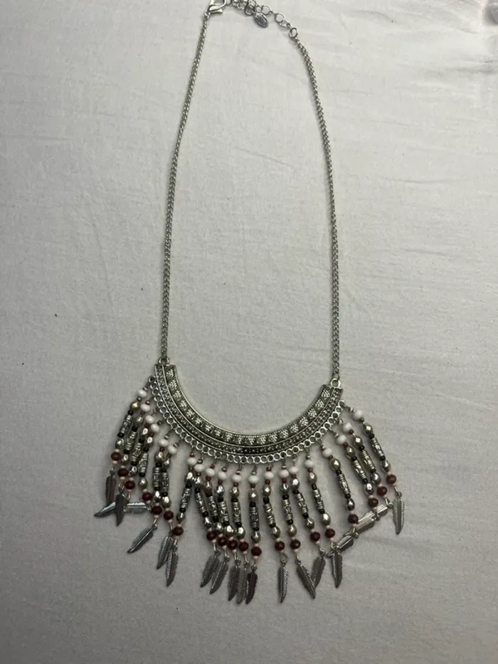 🔹 Collier plastron argenté à pampilles ethniques 🔹