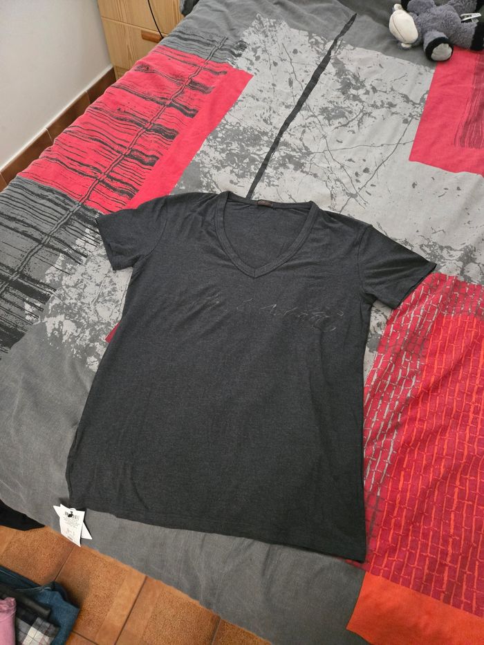 T-shirt Hom en taille L