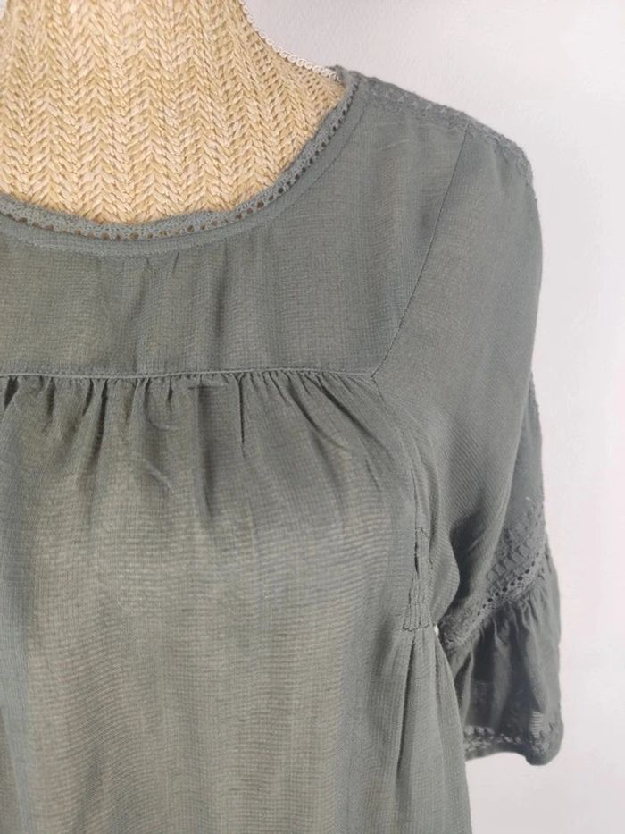 Blouse légère manches courtes kaki gris détails broderies taille S Sud Express - photo numéro 5
