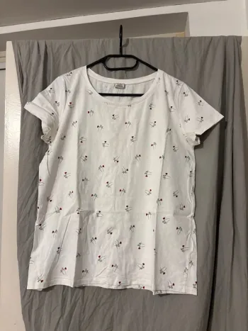 t shirt blanc à motif
