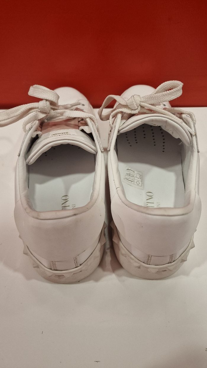 Basket valentino tres bonne état - photo numéro 10