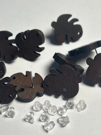 A318, 10 apprêts bois, boucles d’oreilles