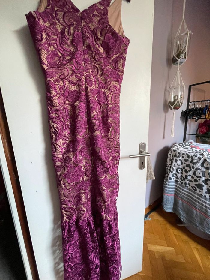Robe longue dentelle rose foncé et nude Dress the population