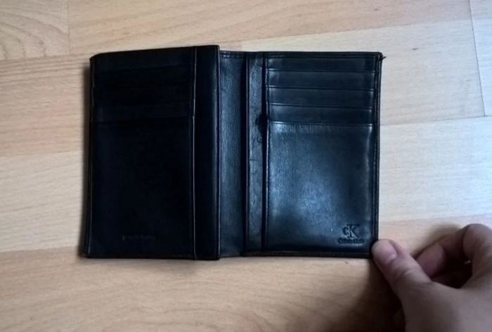 Portefeuille Calvin Klein en cuir - photo numéro 2