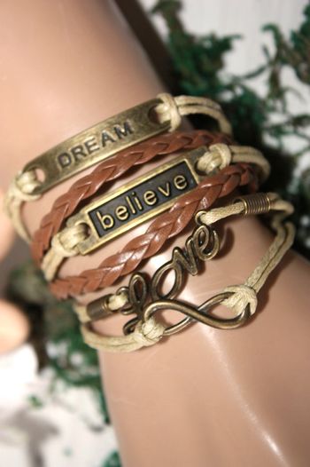 Bracelet believe dream and love marron: