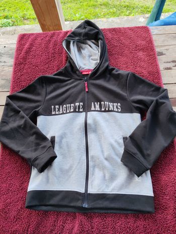 Veste légère à capuche