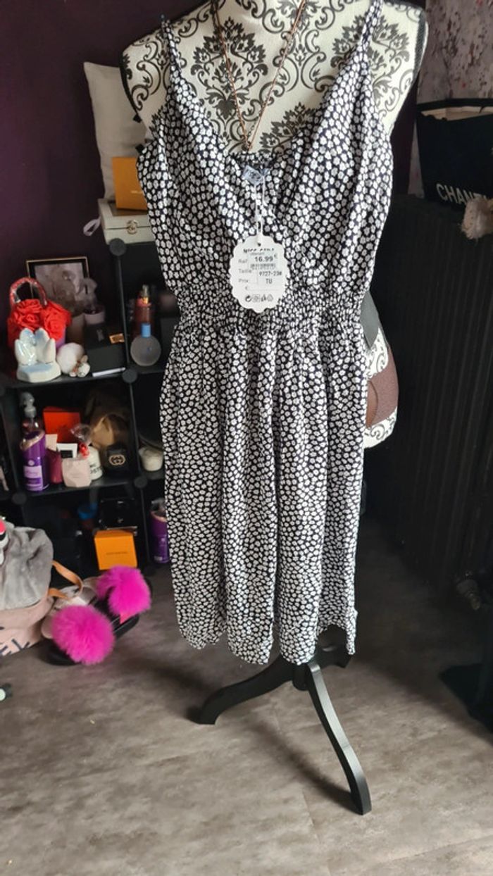 Robe fleuri noir et blanc