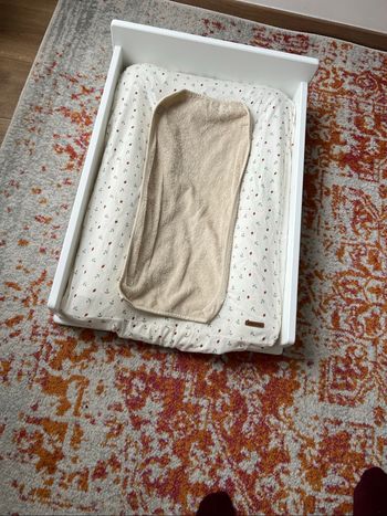 Table à langer complète avec son matelas et housse
