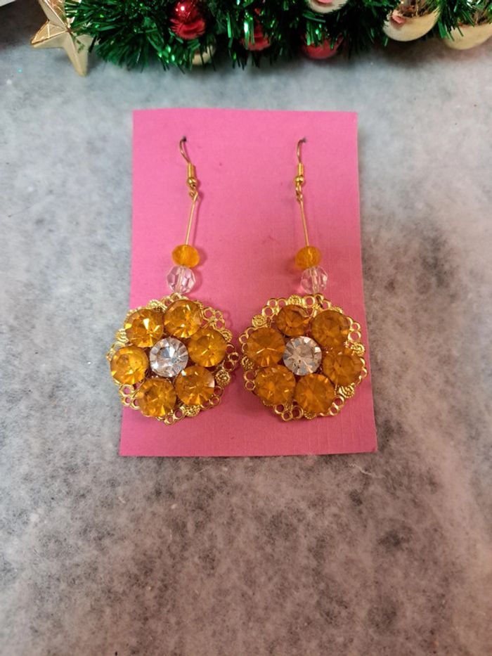 Boucles d'oreilles pendante strass orange - photo numéro 2