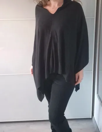 poncho noir acrylique Terranova taille unique