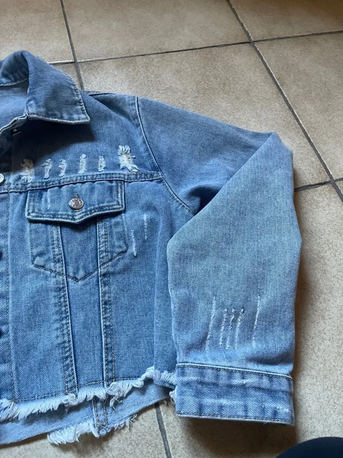 Chemise en jean effet destroy - photo numéro 4