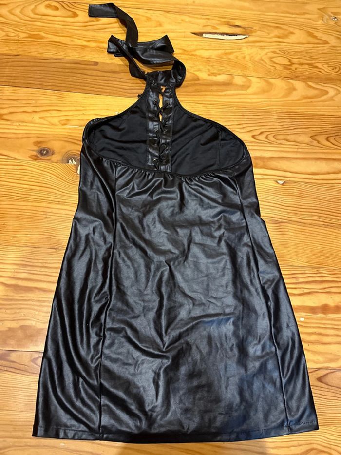 Robe dos nu - photo numéro 4