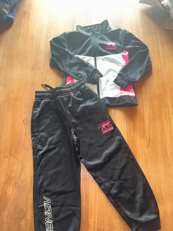 Ensemble jogging airness 6 ans fille