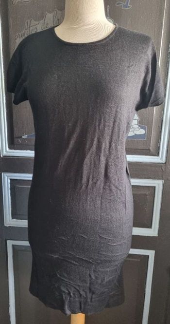 Robe noir manches courtes taille