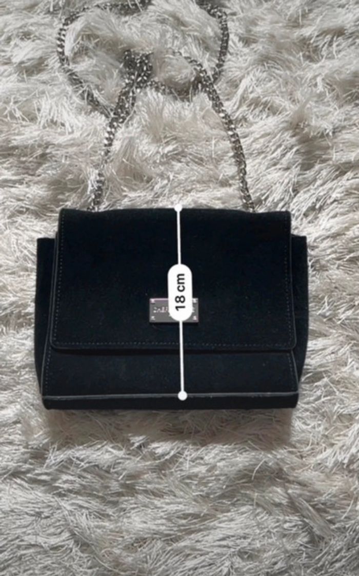 Pochette feutrée noir cuir de vachette chaîne métallique cherry Paris - photo numéro 9