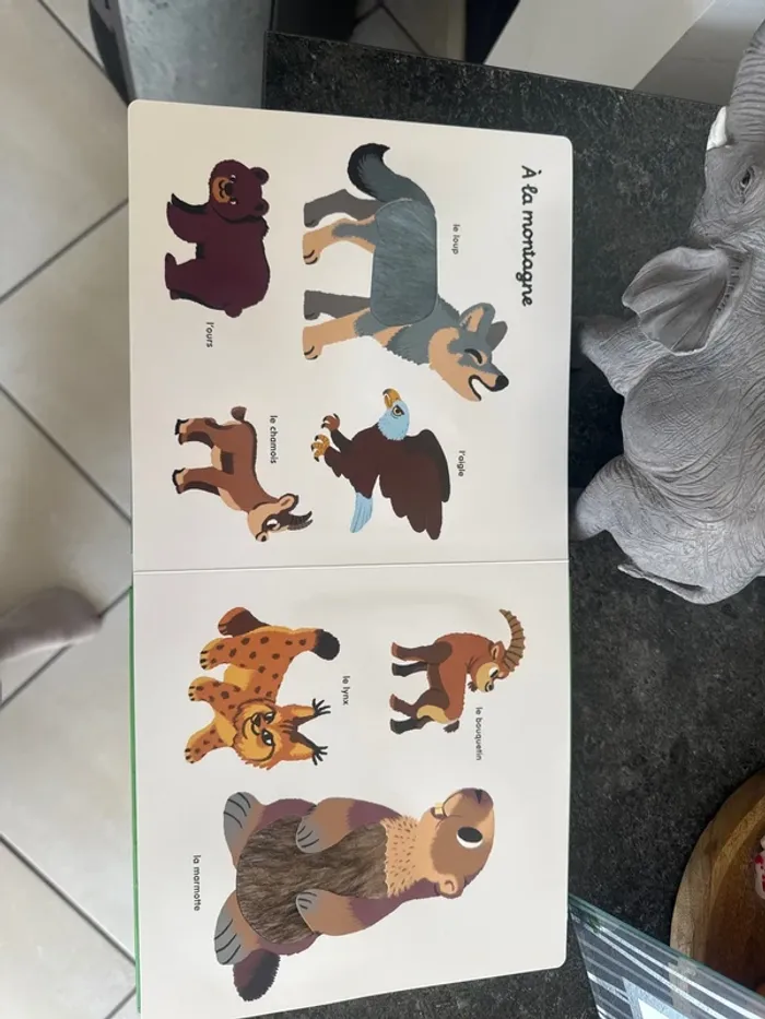 Magnifique livre mon imagier des animaux à toucher 25 matières 100 animaux neuf - photo numéro 4