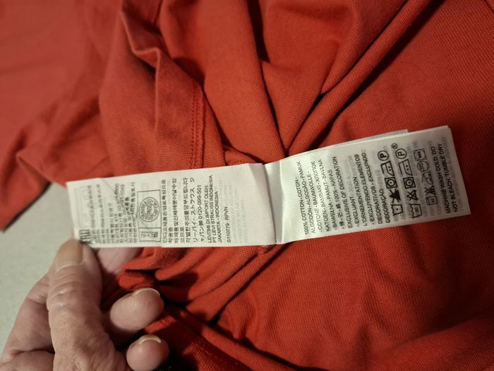 Joli tee-shirt homme Levi's XL uni rouge très bon état - photo numéro 7