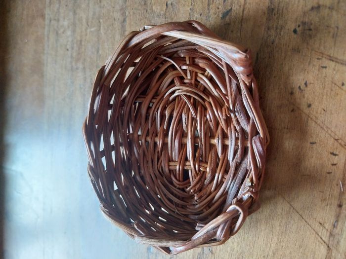 Figurine chat gris dans panier en osier – déco / collection - photo numéro 5