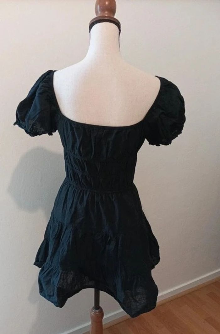 Petite robe noire - photo numéro 3