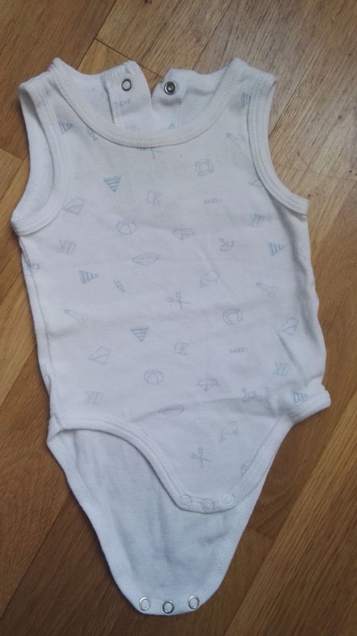 Lot bodies sans manches - photo numéro 3