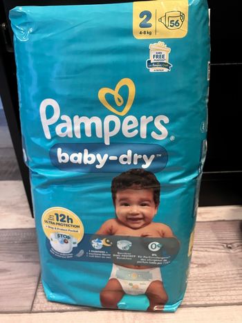 Couches Pampers baby dry